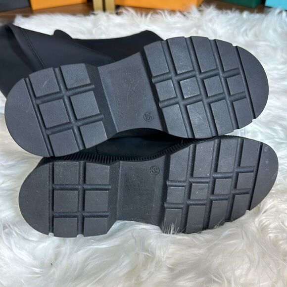 New and unworn tall boots - Picture 5 of 6